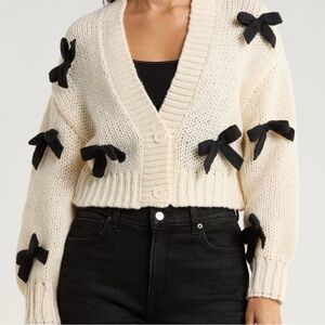 Roffe Cream Bow-Appliqué Cropped Cardigan Sweater. NWT. Size Medium
